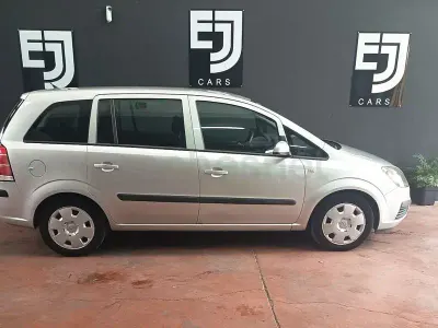 Używany Opel Zafira Essentia 105 KM (77 kW) 2007 Szary Minivan
