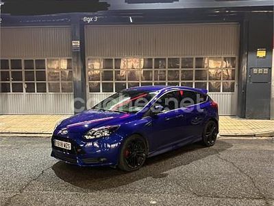 Usado Ford Focus ST 250 CV (183 kW) 2014 Azul Berlina