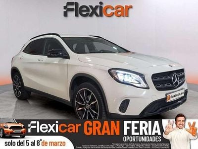 Usado Mercedes GLA180 AMG line 122 CV (89 kW) 2017 Blanco SUV
