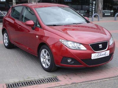 Usado Seat Ibiza Style 105 CV (77 kW) 2010 Rojo Utilitario