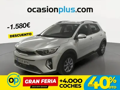 Usado Kia Stonic 79 CV (58 kW) 2025 Gris SUV
