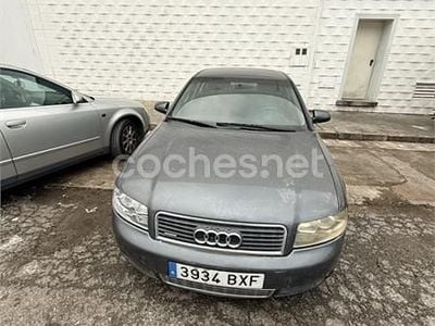 Begagnad Audi A4 150 HK (110 kW) 2002 Grå Kombi