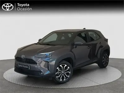 Usado Toyota Yaris Cross Active 116 CV (85 kW) 2022 Gris SUV