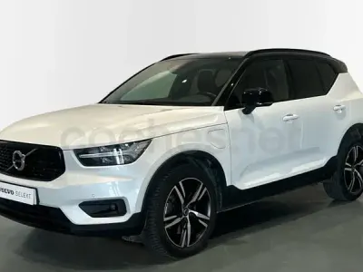 Käytetty Volvo XC40 R-Design 262 HP (192 kW) 2021 Valkoinen Katumaasturi