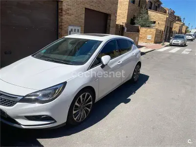 Usado Opel Astra Excellence 136 CV (100 kW) 2017 Blanco Berlina