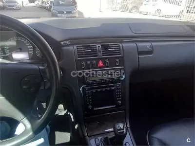 Usado Mercedes E270 Avantgarde 170 CV (125 kW) 2000 Gris / plata Berlina