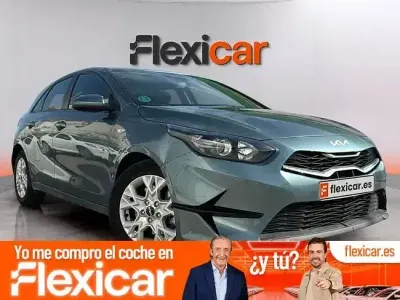 Usado Kia Ceed 100 CV (73 kW) 2023 Verde Utilitario