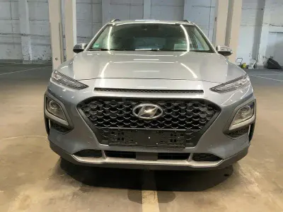 Usado Hyundai Kona 120 CV (88 kW) 2018 Gris / plata SUV