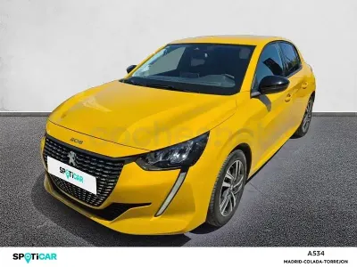 Usado Peugeot 208 Allure 100 CV (73 kW) 2022 Amarillo Utilitario