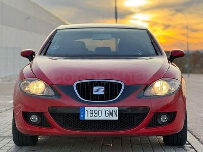 Usado Seat Leon Ecomotive 105 CV (77 kW) 2009 Rojo Berlina