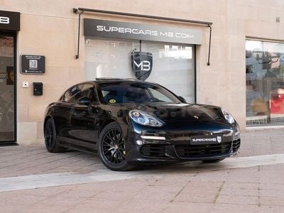 Käytetty Porsche Panamera Edition 300 HP (220 kW) 2015 Musta Viistoperä