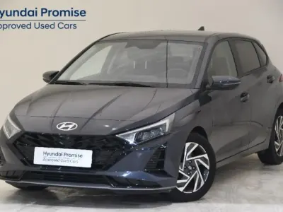 Usado Hyundai i20 100 CV (73 kW) 2025 Gris/plata Utilitario