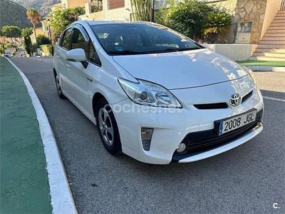 Usado Toyota Prius Advance 136 CV (100 kW) 2015 Blanco Utilitario