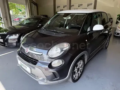 Usado Fiat 500L Trekking 85 CV (62 kW) 2014 Gris / plata Monovolumen