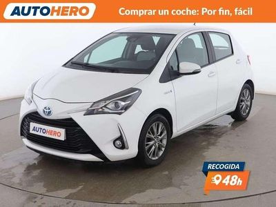 Blanco Usado 2018 Toyota Yaris Hybrid Active Utilitario | 14.099 € (Un poco caro)