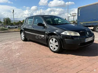 Usado Renault Mégane Dynamique 120 CV (88 kW) 2004 Negro Berlina