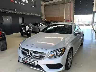 Usado Mercedes C220 170 CV (125 kW) 2016 Gris Berlina