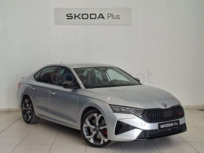 Usado Skoda Octavia RS 265 CV (194 kW) 2025 Gris / plata Berlina