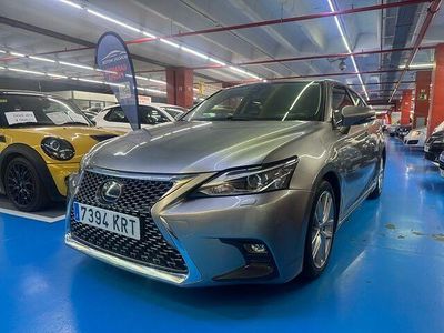 Lexus CT200h