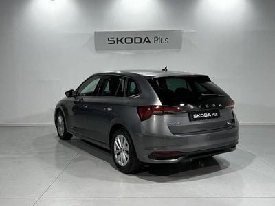 Gris Usado 2025 Skoda Scala Selection Utilitario | 21.600 € (Precio justo)