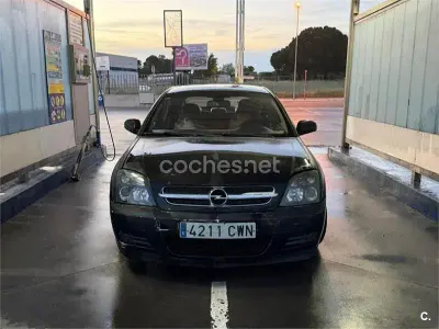 Usado Opel Vectra GTS Elegance 125 CV (91 kW) 2004 Negro Berlina