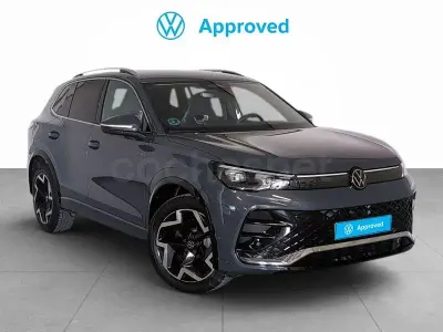 Usado VW Tiguan R-line 150 CV (110 kW) 2025 Gris / plata SUV