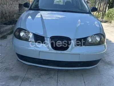 Usado Seat Ibiza Sport 75 CV (55 kW) 2003 Gris / plata Utilitario
