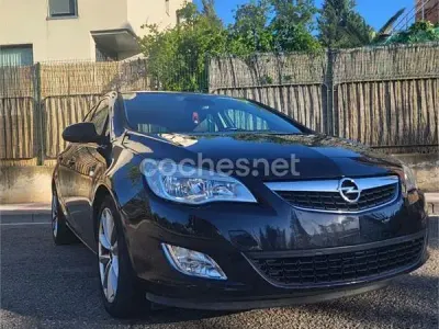 Usado Opel Astra Sport 125 CV (91 kW) 2010 Negro Berlina