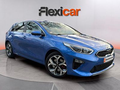 Usado Kia Ceed 120 CV (88 kW) 2019 Azul Utilitario