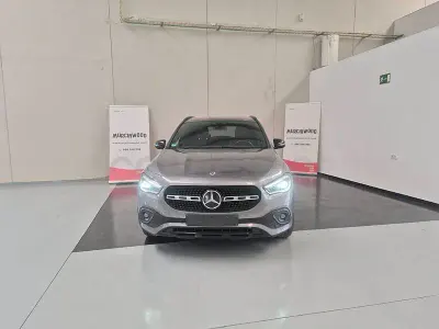 Usado Mercedes GLA200 150 CV (110 kW) 2021 Gris / plata SUV