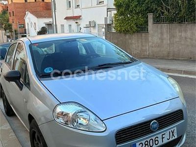 Usado Fiat Grande Punto Active 77 CV (56 kW) 2006 Gris / plata Utilitario