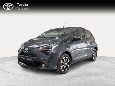 Gris / plata Usado 2021 Toyota Aygo X-play Utilitario | 11.900 € (Precio justo)