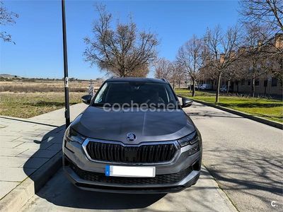 Usado Skoda Karoq Style 150 CV (110 kW) 2022 Gris / plata SUV