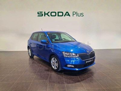 Usado Skoda Fabia Ambition 95 CV (69 kW) 2021 Azul Berlina