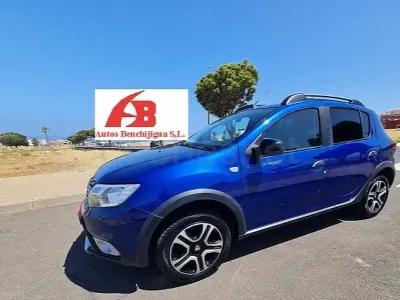 Usado Dacia Sandero Comfort 90 CV (66 kW) 2020 Azul Berlina