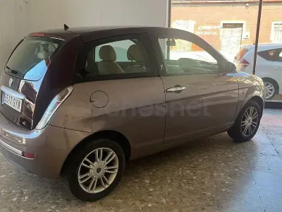 Usado Lancia Ypsilon 60 CV (44 kW) 2010 Gris / plata Utilitario