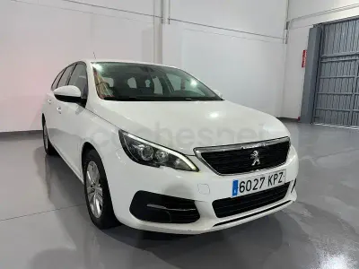 Usado Peugeot 308 SW Business-Line 131 CV (96 kW) 2018 Blanco Familiar