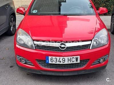 Rojo Usado 2011 Opel Astra GTC Berlina | 4500 € (Buen precio)