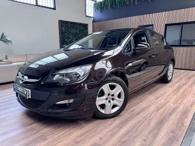 Usado Opel Astra Excellence 110 CV (80 kW) 2015 Gris / plata Berlina