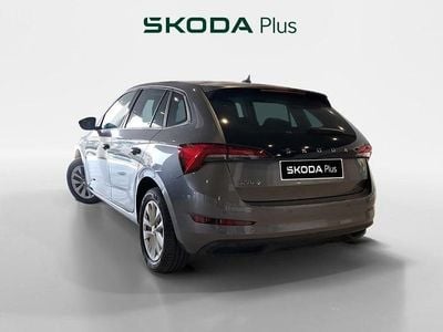 Usado Skoda Scala Selection 95 CV (69 kW) 2024 Gris Utilitario