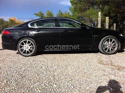 Usado Jaguar XF Premium Luxury 240 CV (176 kW) 2014 Negro Berlina