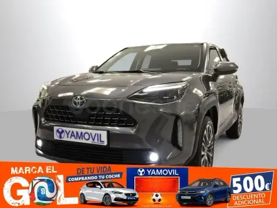 Usado Toyota Yaris Cross Style 116 CV (85 kW) 2022 Gris / plata SUV