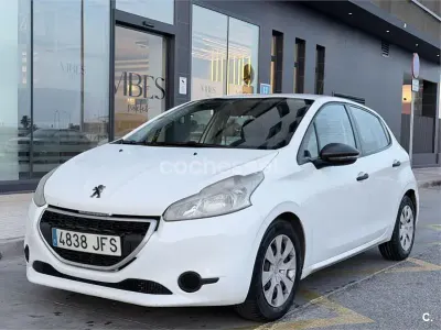 Usado Peugeot 208 Access 68 CV (50 kW) 2016 Blanco Utilitario