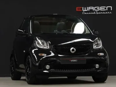 Usado Smart ForTwo Cabrio Prime 90 CV (66 kW) 2017 Negro Descapotable