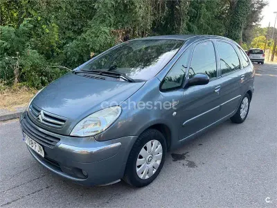 Usado Citroën Xsara Picasso Exclusive 95 CV (69 kW) 2006 Azul Monovolumen
