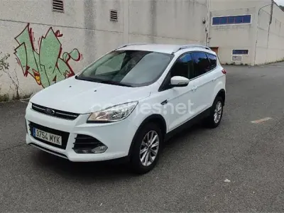 Usado Ford Kuga Titanium 120 CV (88 kW) 2015 Blanco SUV