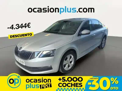 Usado Skoda Octavia 115 CV (84 kW) 2019 Gris Berlina