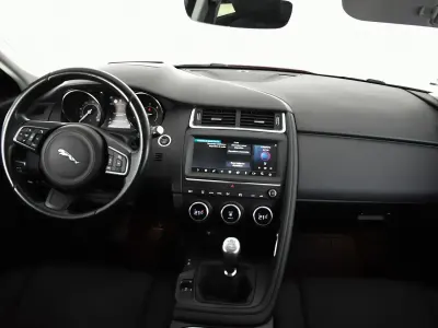 Usado Jaguar E-Pace S 180 CV (132 kW) 2018 Rojo SUV