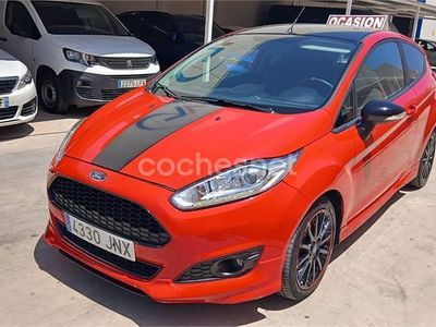 Rojo Usado 2016 Ford Fiesta Berlina | 9800 € (Precio justo)