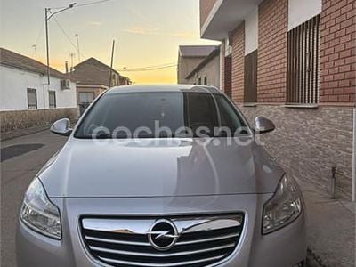Usado Opel Insignia Selective 130 CV (95 kW) 2012 Gris / plata Berlina